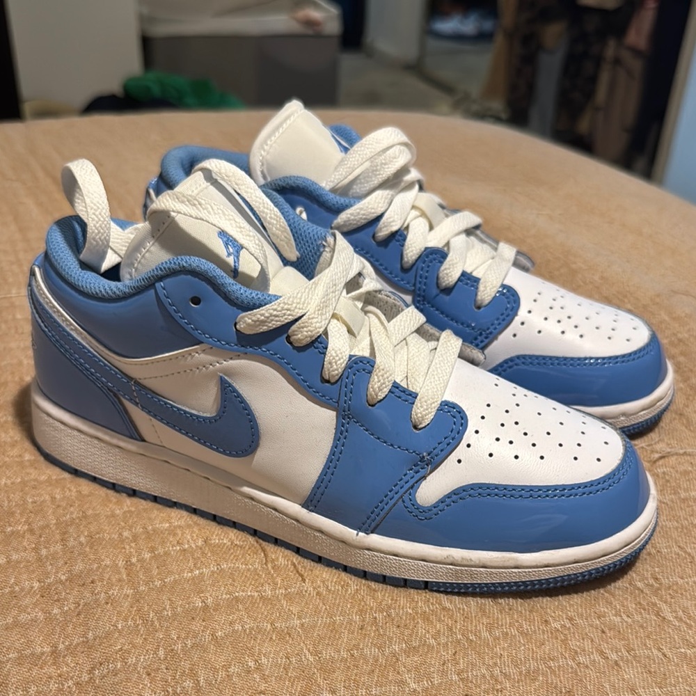 Nike Air Jordan 1 Low shoes